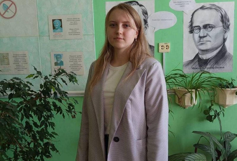 Учитель вдохновляющий на открытия Так говорят о молодом специалисте Елковской средней школы